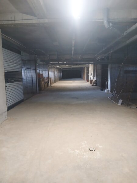 Titan Auchan, Ozana, Parcul Teilor, Boxa depozitare,